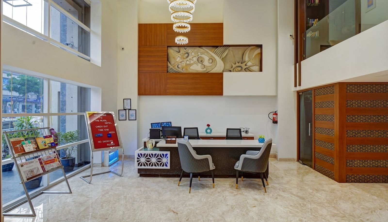 Info - Hotel The Pearl - Newly Renovated in City Centre