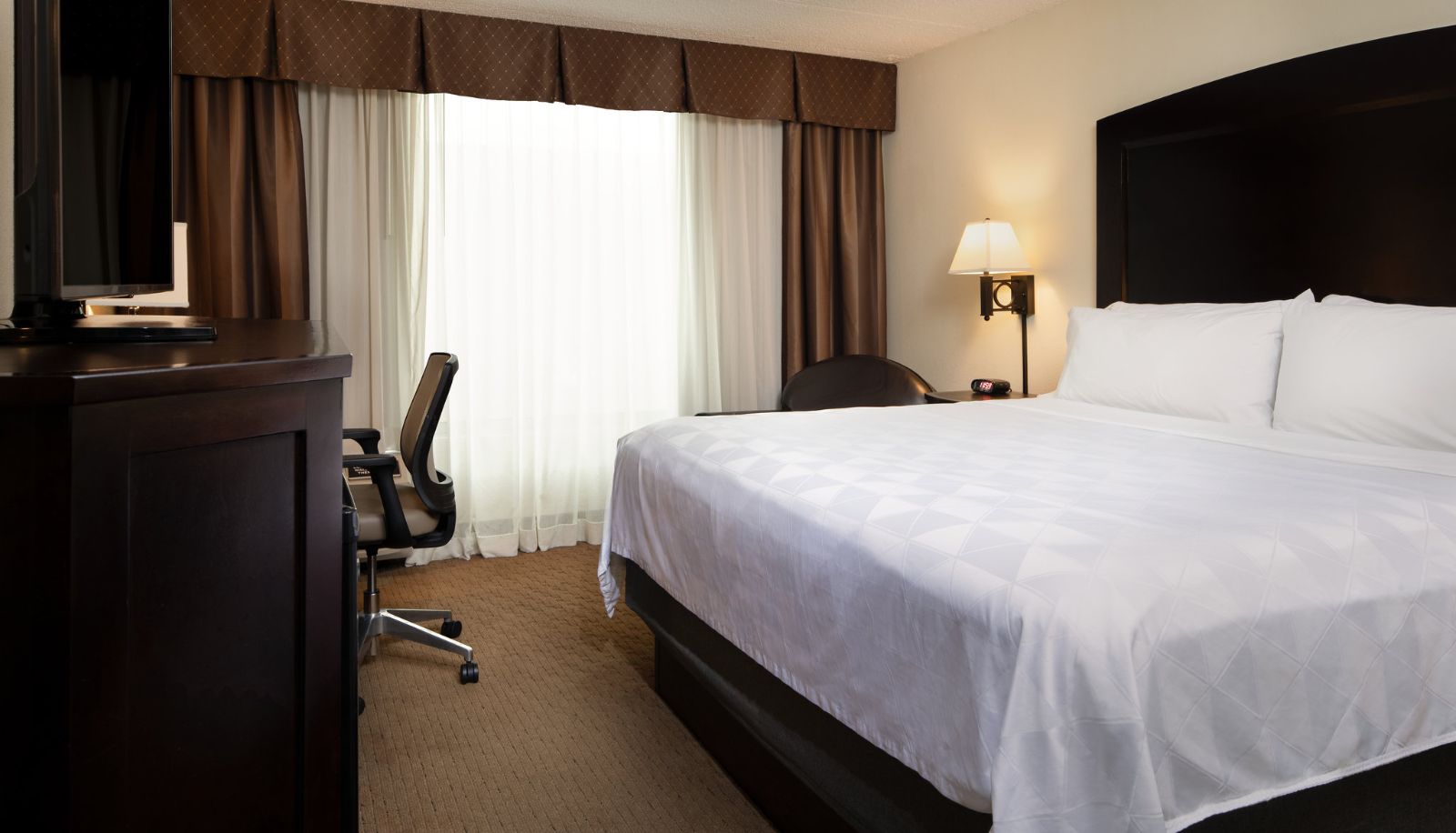 Zimmer - Holiday Inn & Suites CHARLESTON WEST by IHG