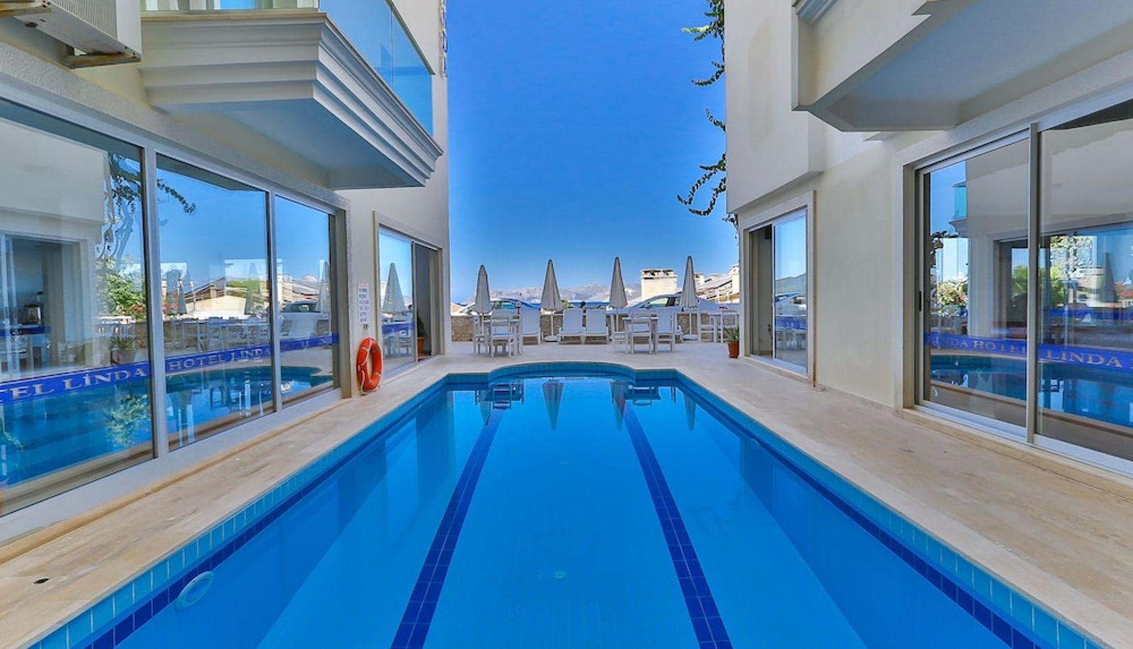 Piscina - Belinda Hotel