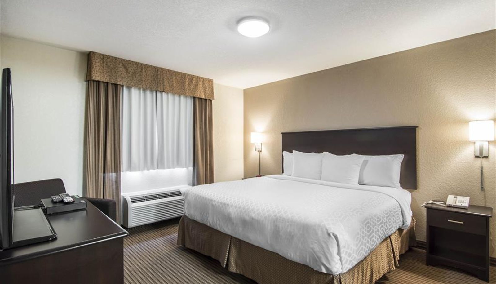 Room - Quality Inn & Suites Thompson