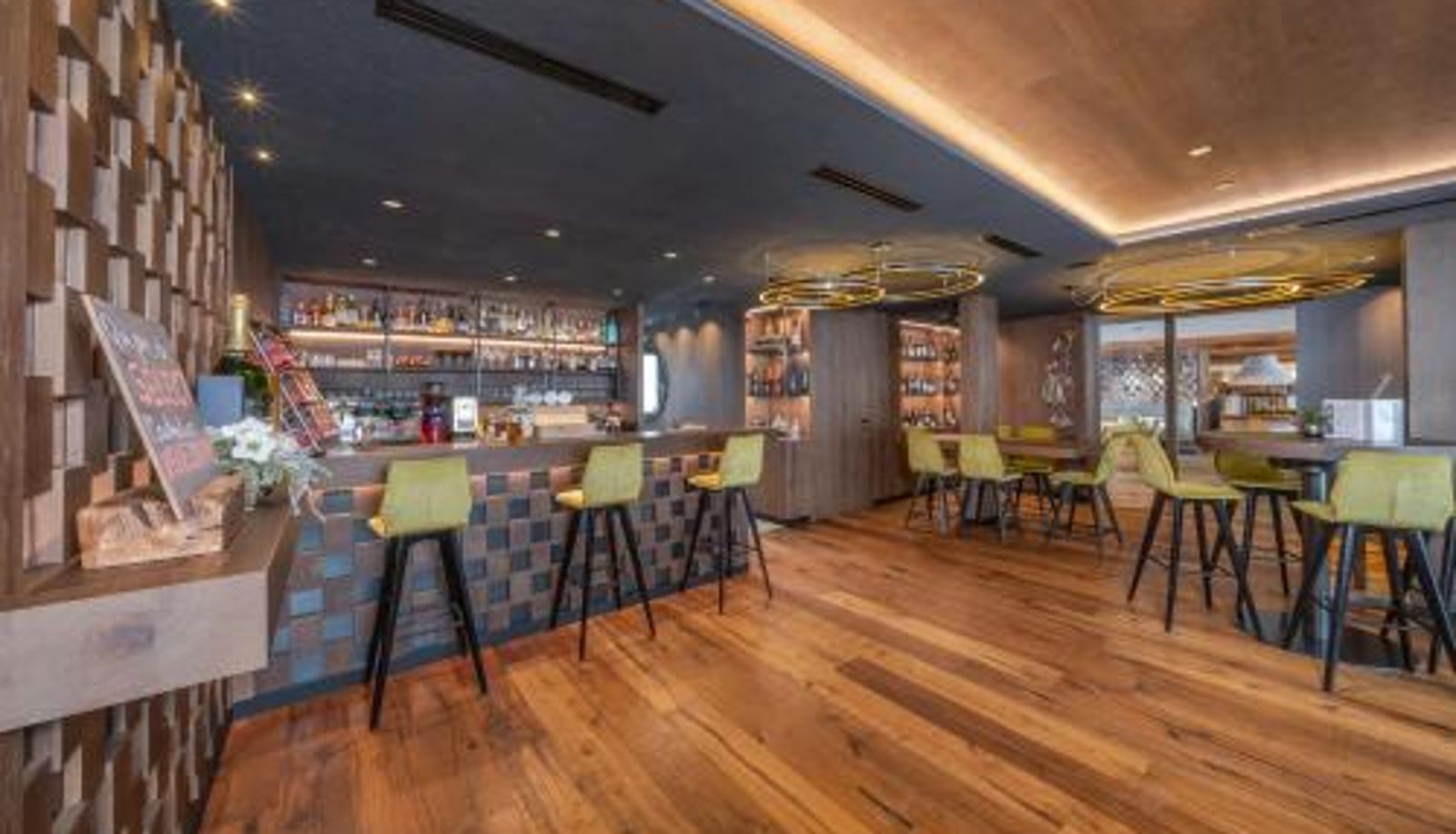 Ontbijtzaal in het restaurant - Hotel Hell