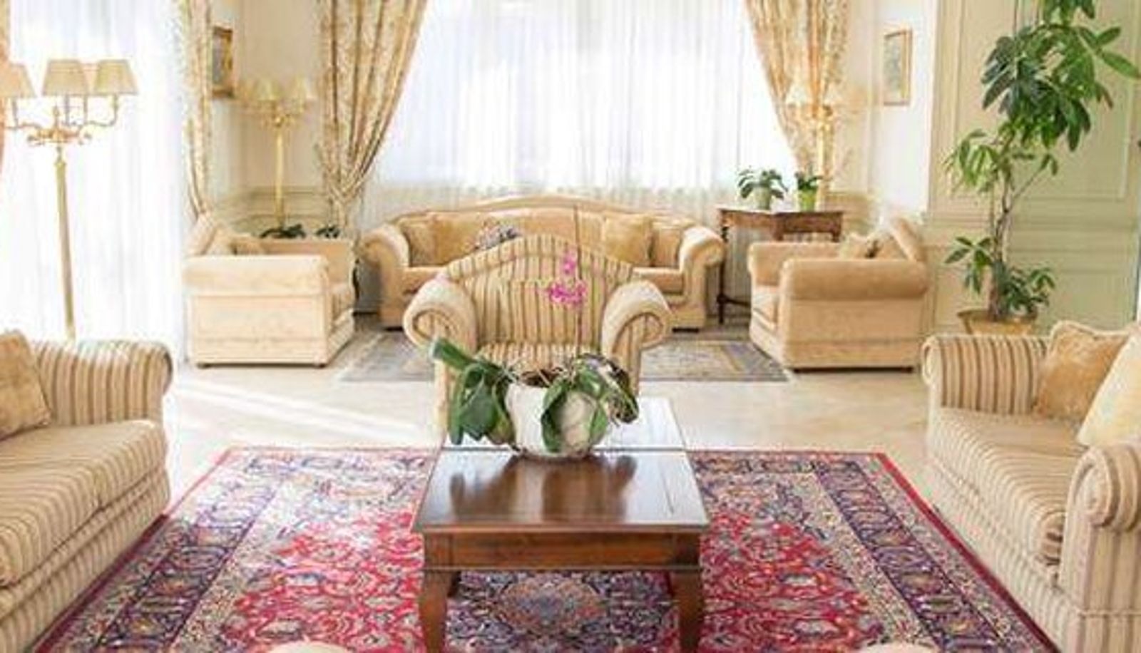 Hall - Villa Michelangelo