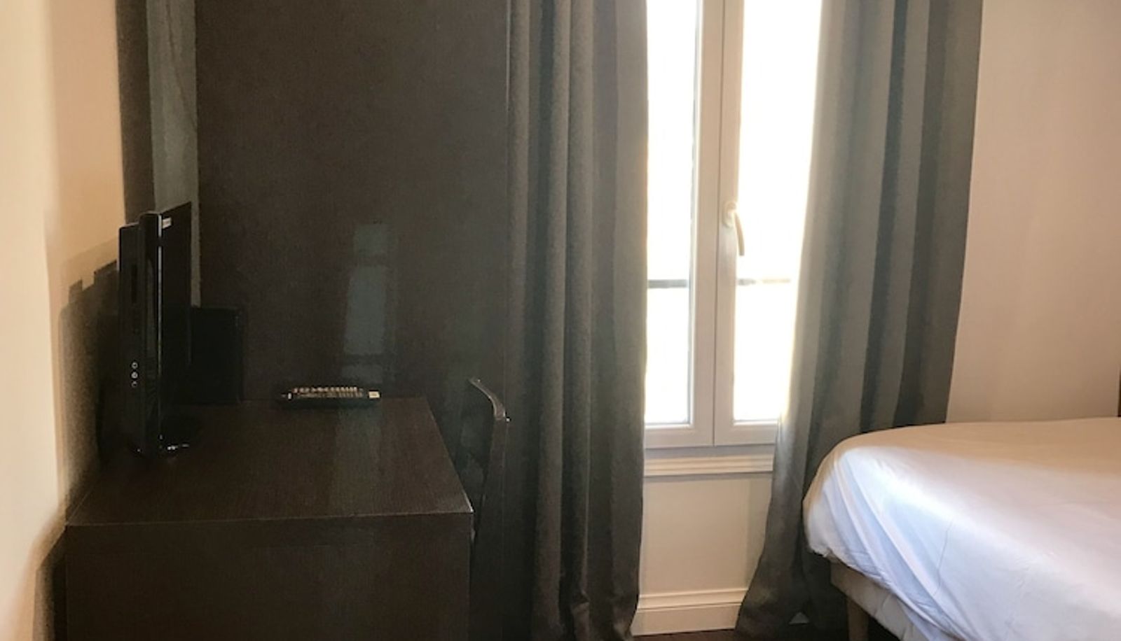 Standard room - LUXELTHE Hôtel