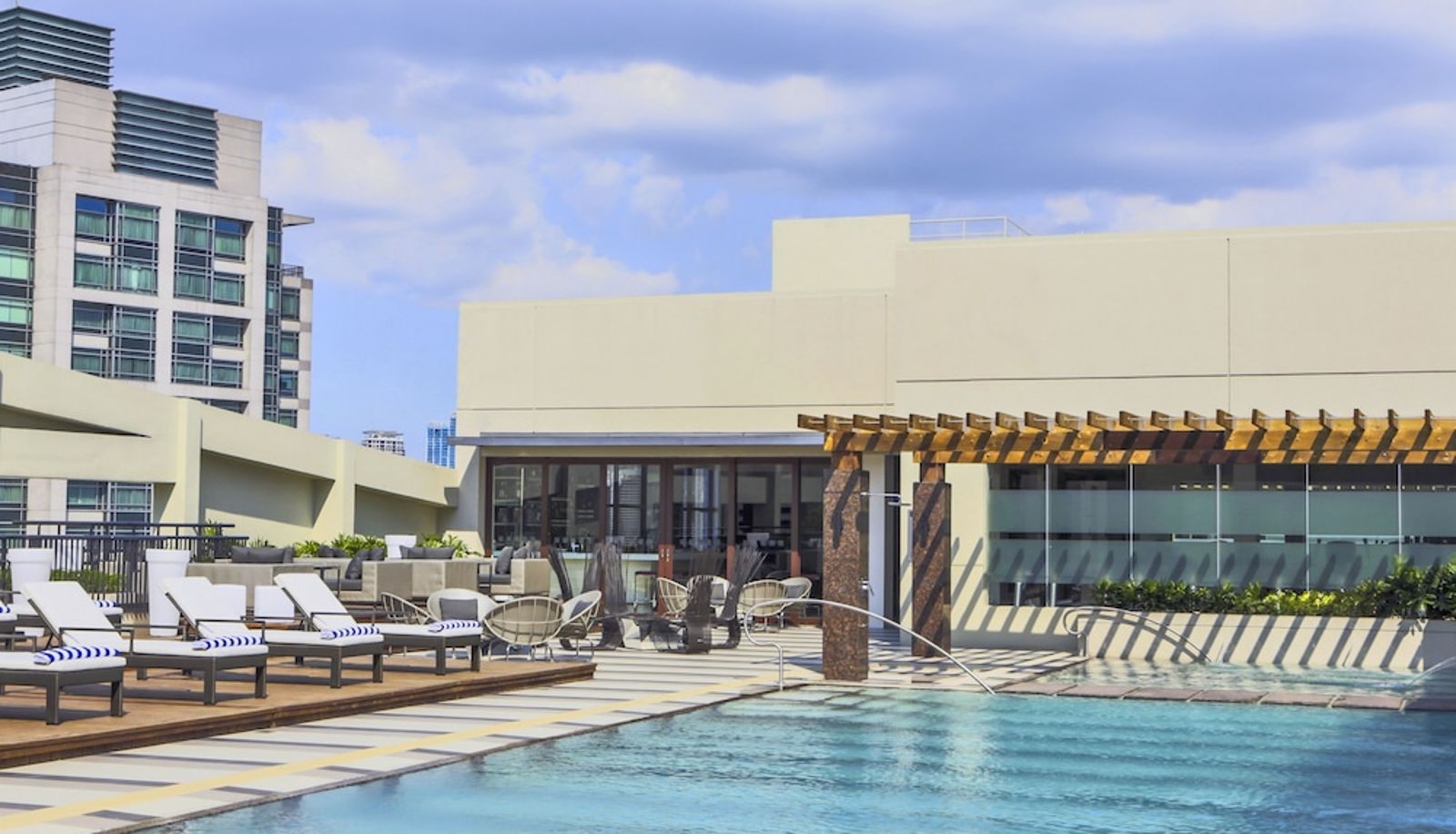 Pool - Holiday Inn & Suites MAKATI by IHG