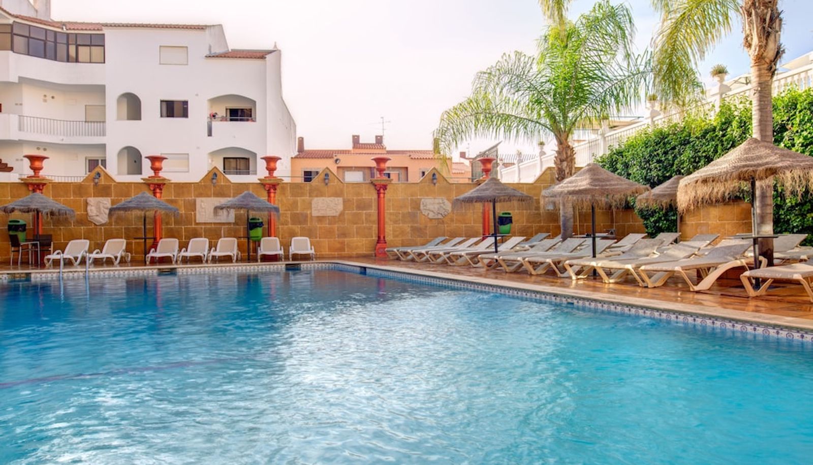Pool - Choromar Apartments