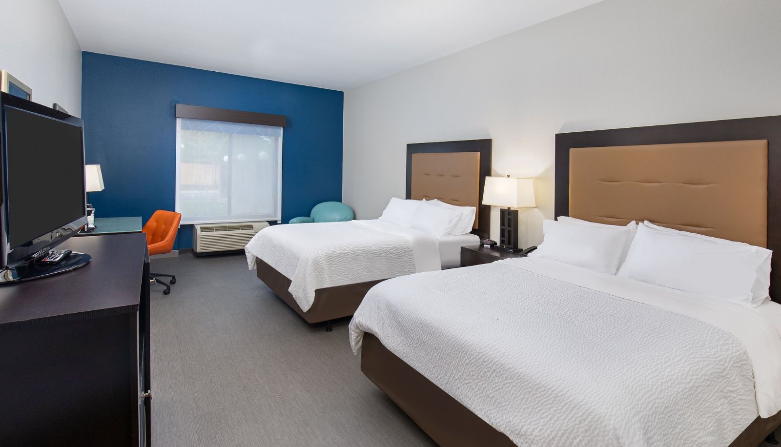 Room - Holiday Inn Express & Suites CLEVELAND NORTHWEST by IHG