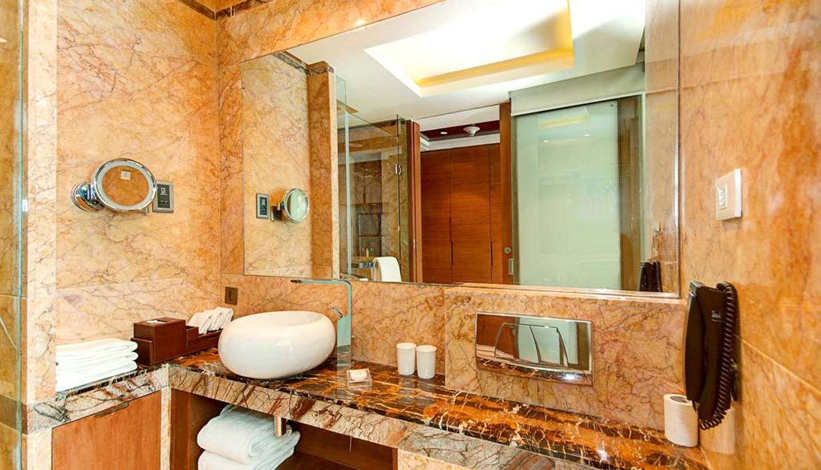 Room - Radisson Blu Kaushambi Delhi NCR