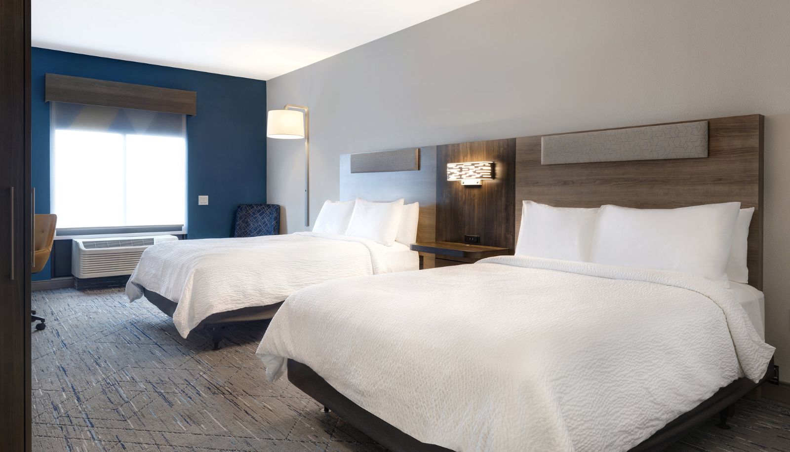 Room - Holiday Inn Express & Suites KANSAS CITY KU MEDICAL CENTER by IHG