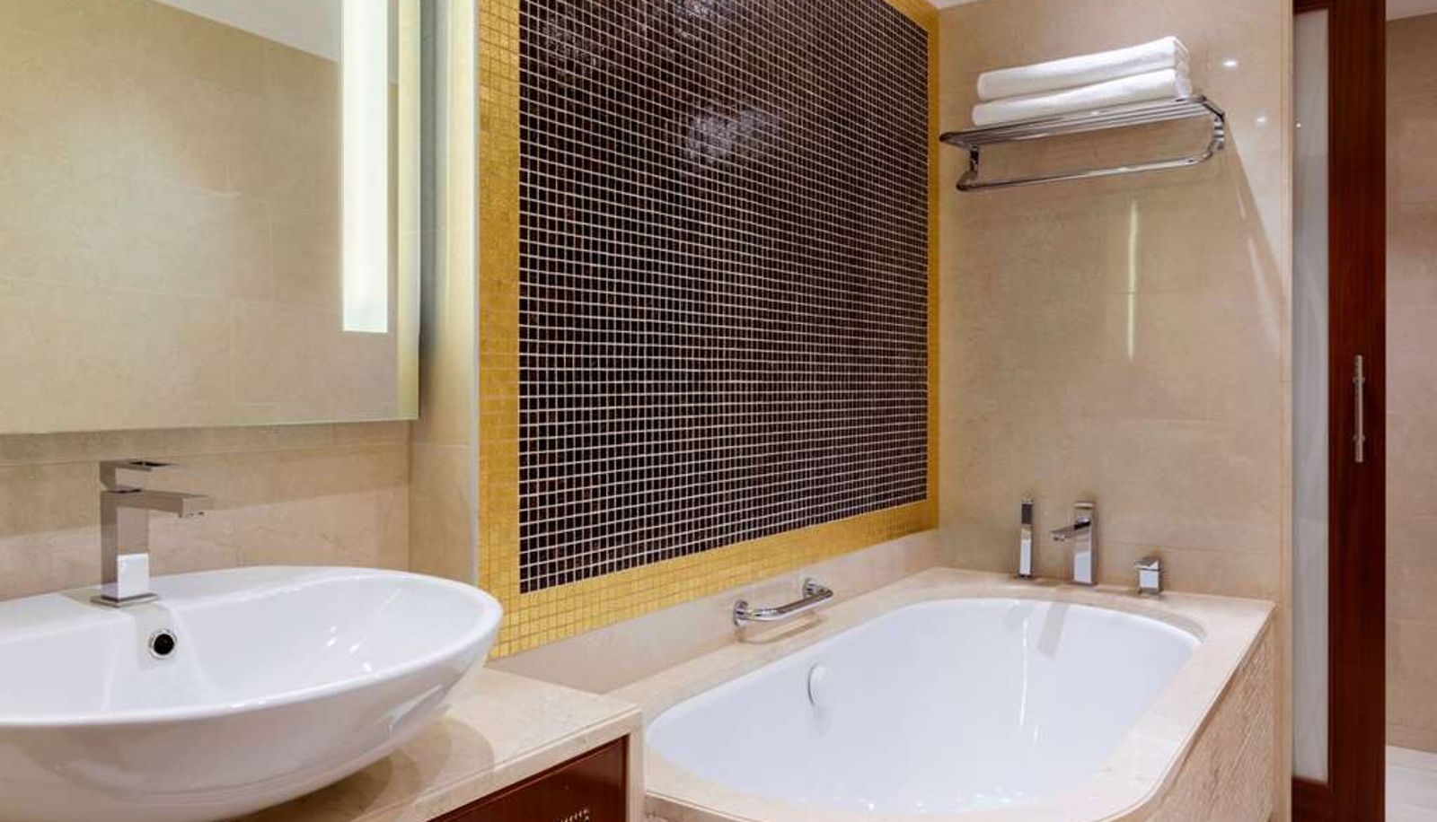 Kamer - Grand Hotel Vilnius Curio Collection by Hilton