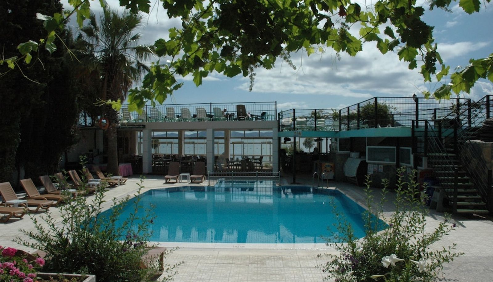 Piscina - Cemre Hotel