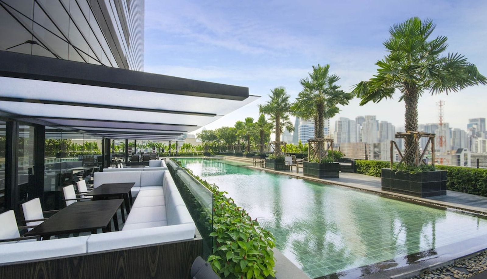 Pool - Holiday Inn BANGKOK SUKHUMVIT by IHG