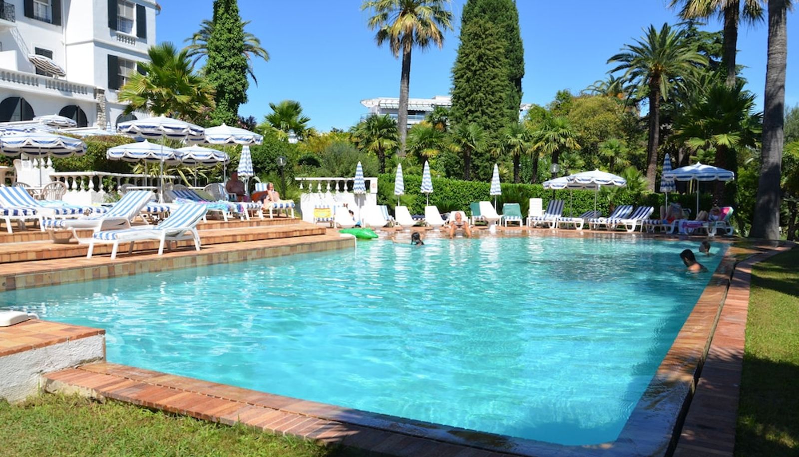 Piscina - Hôtel des Mimosas