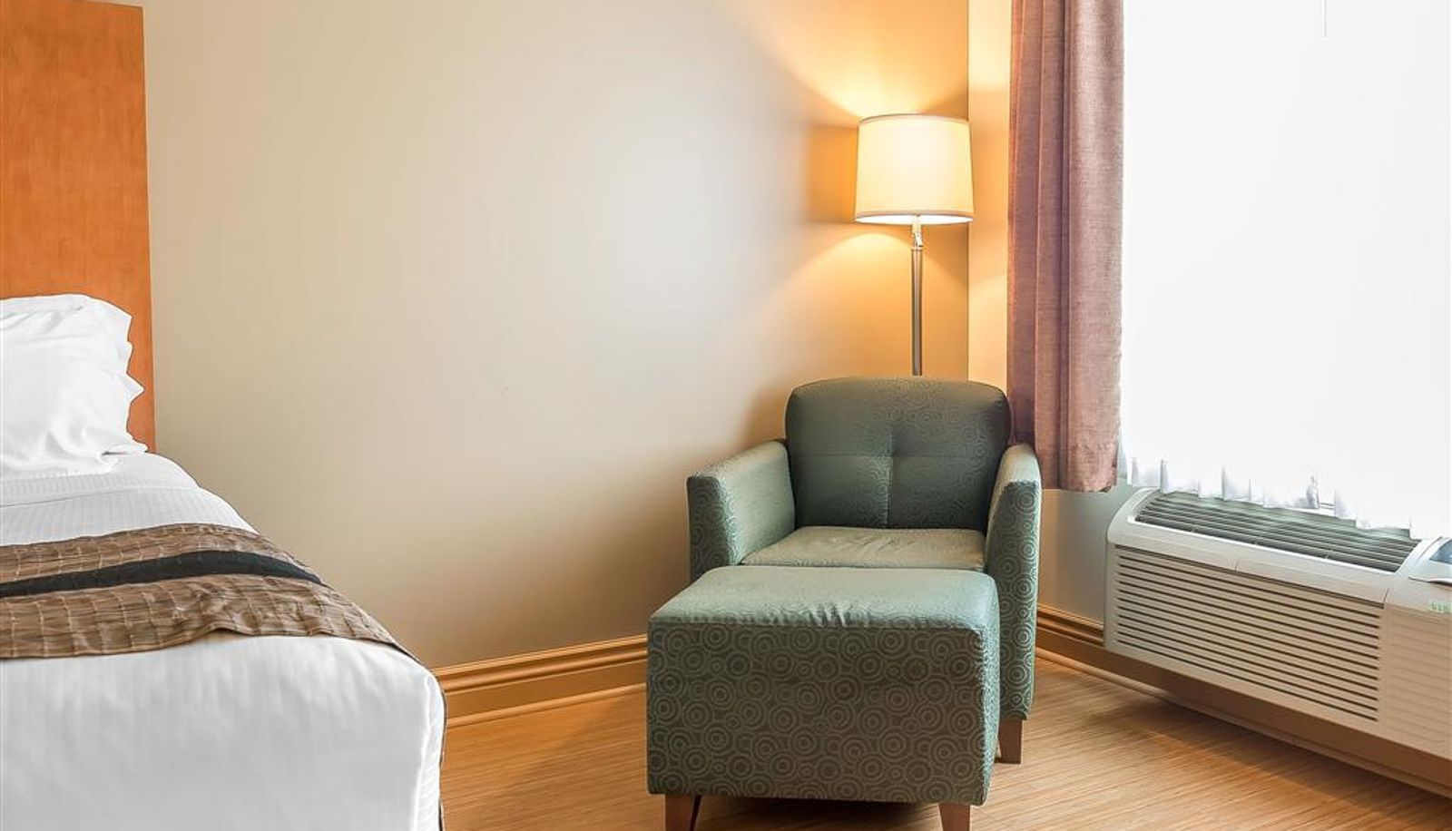 Zimmer - Quality Inn & Suites