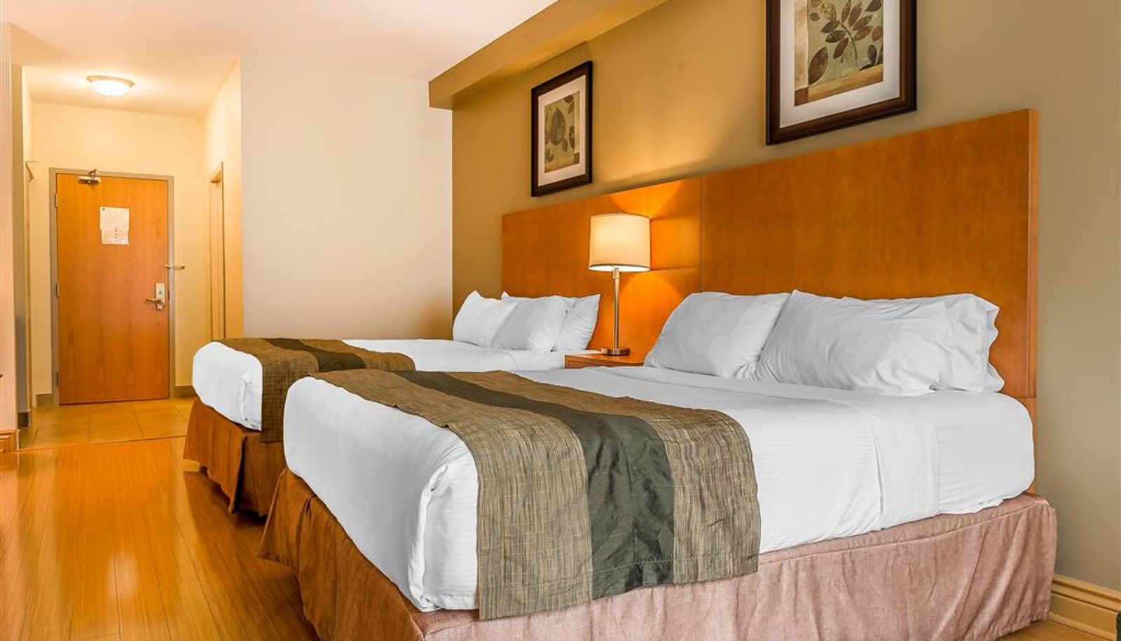 Camera - Quality Inn & Suites