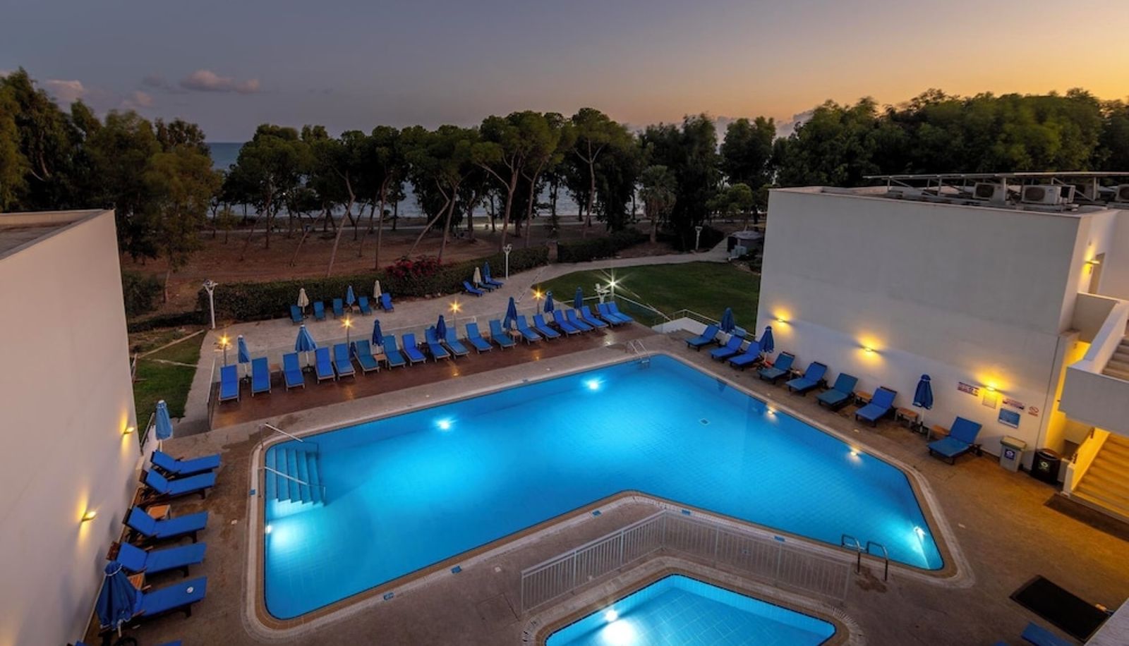 Pool - Park Beach Hotel
