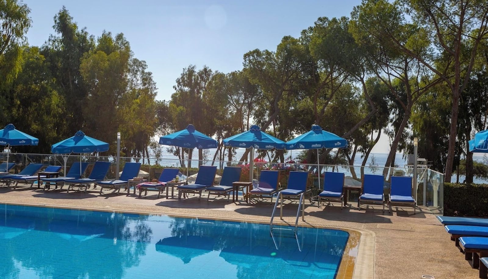 Pool - Park Beach Hotel