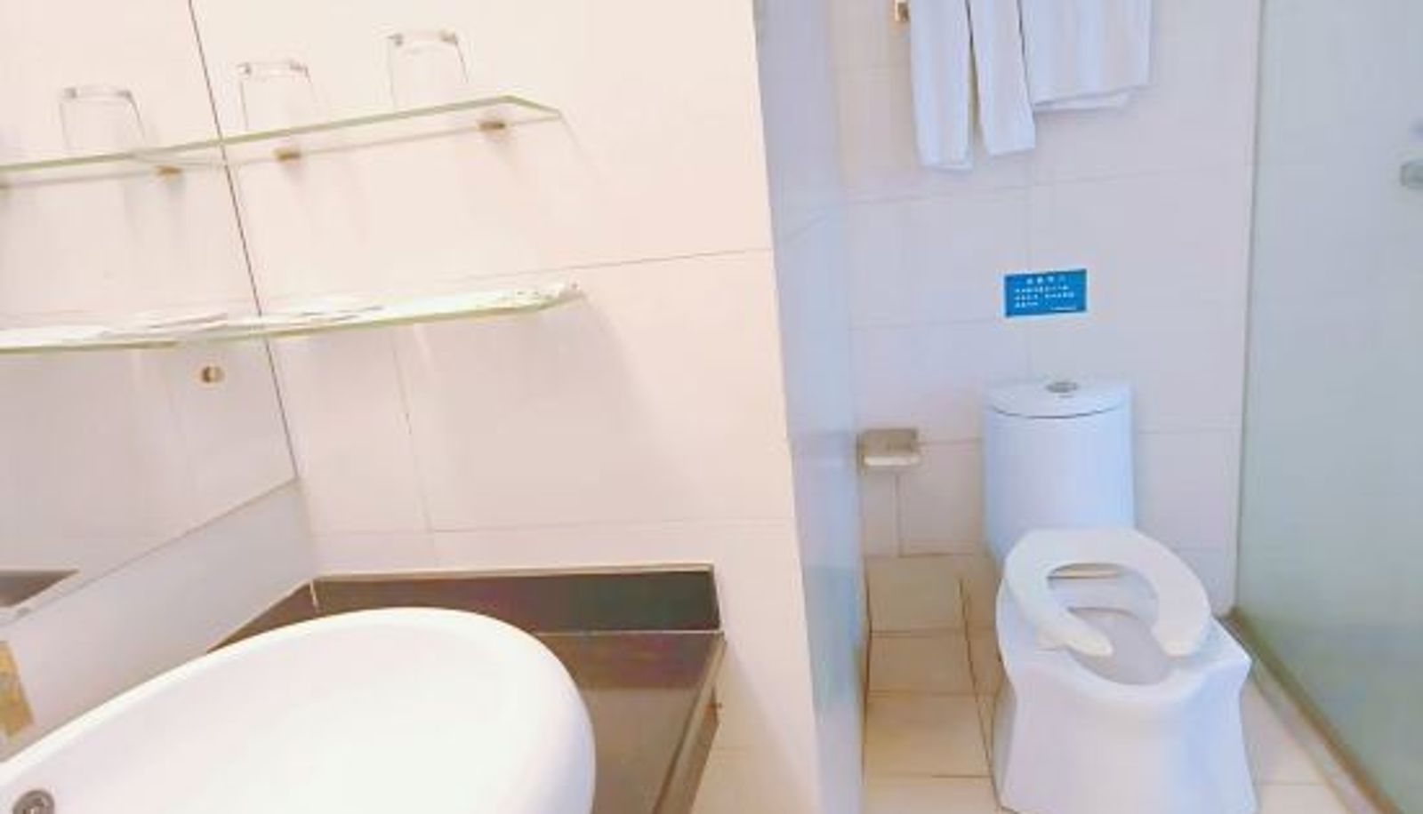 Camera - Friendly Hotel (Shaoguan Nanhua Temple)