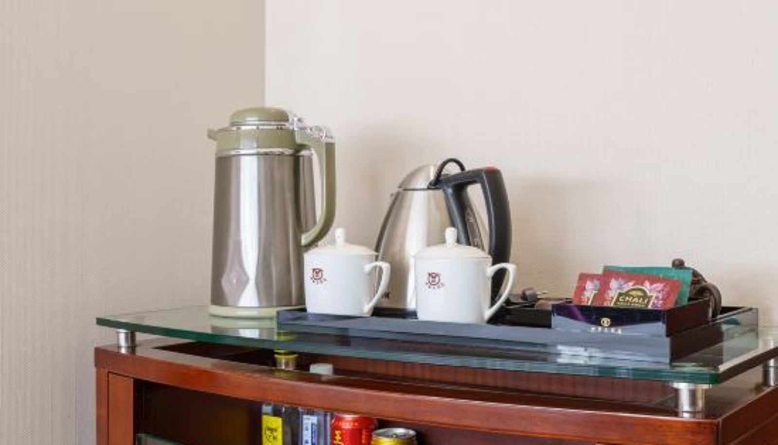 Zimmer - Yili Hotel (Urumqi South Railway Station Wanda)