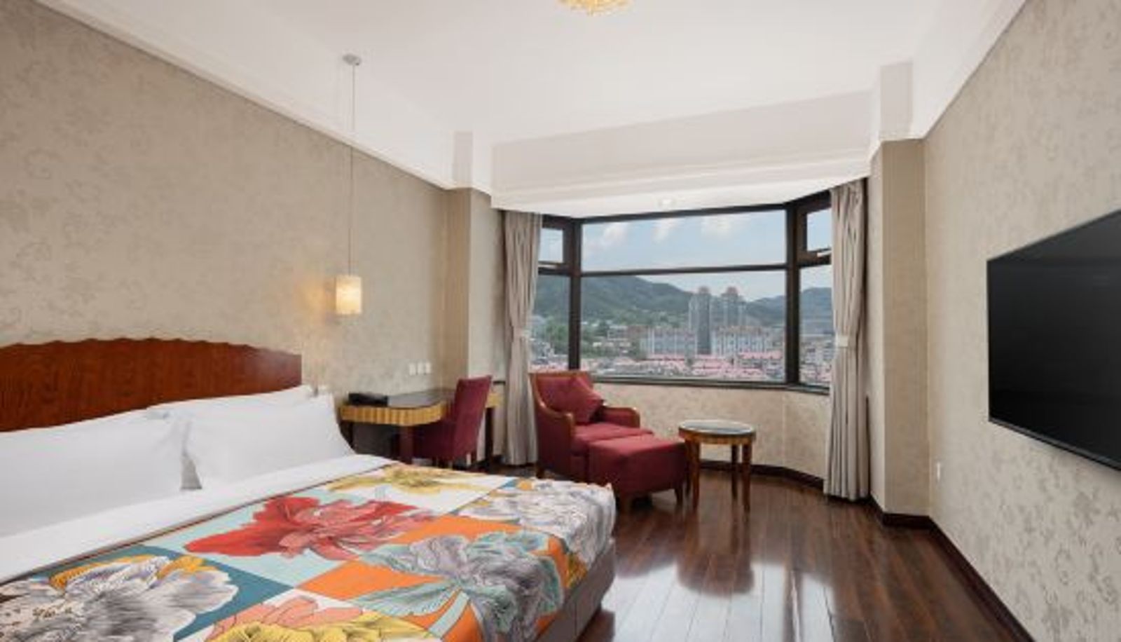 Kamer met uitzicht op de bergen - Hongkou Hotel