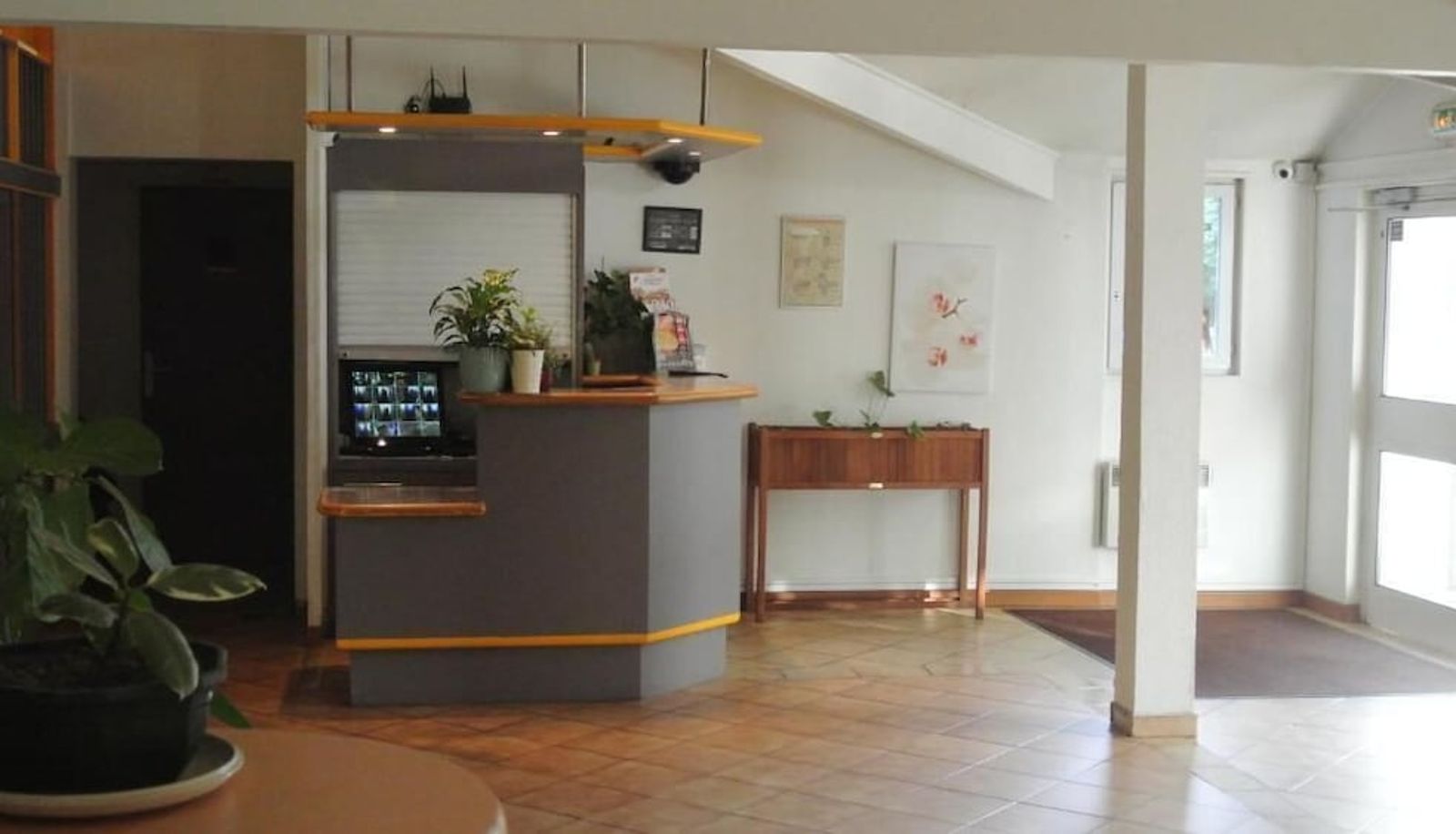 Hall - Egg Hotel Sevran