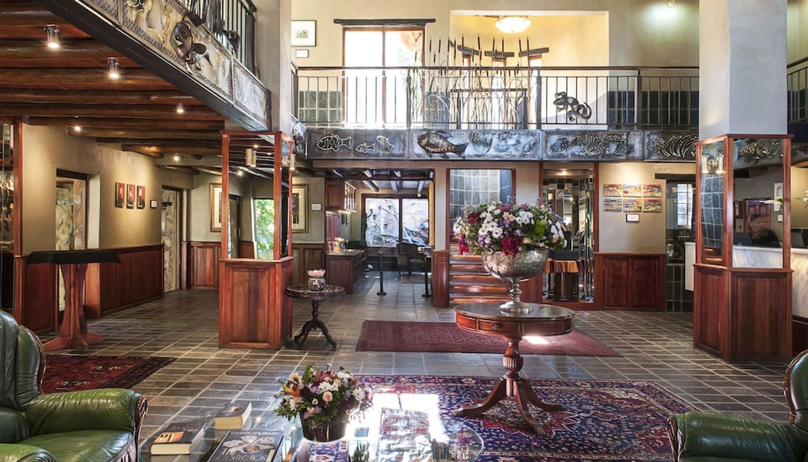 Lobby - Misty Hills Country Hotel