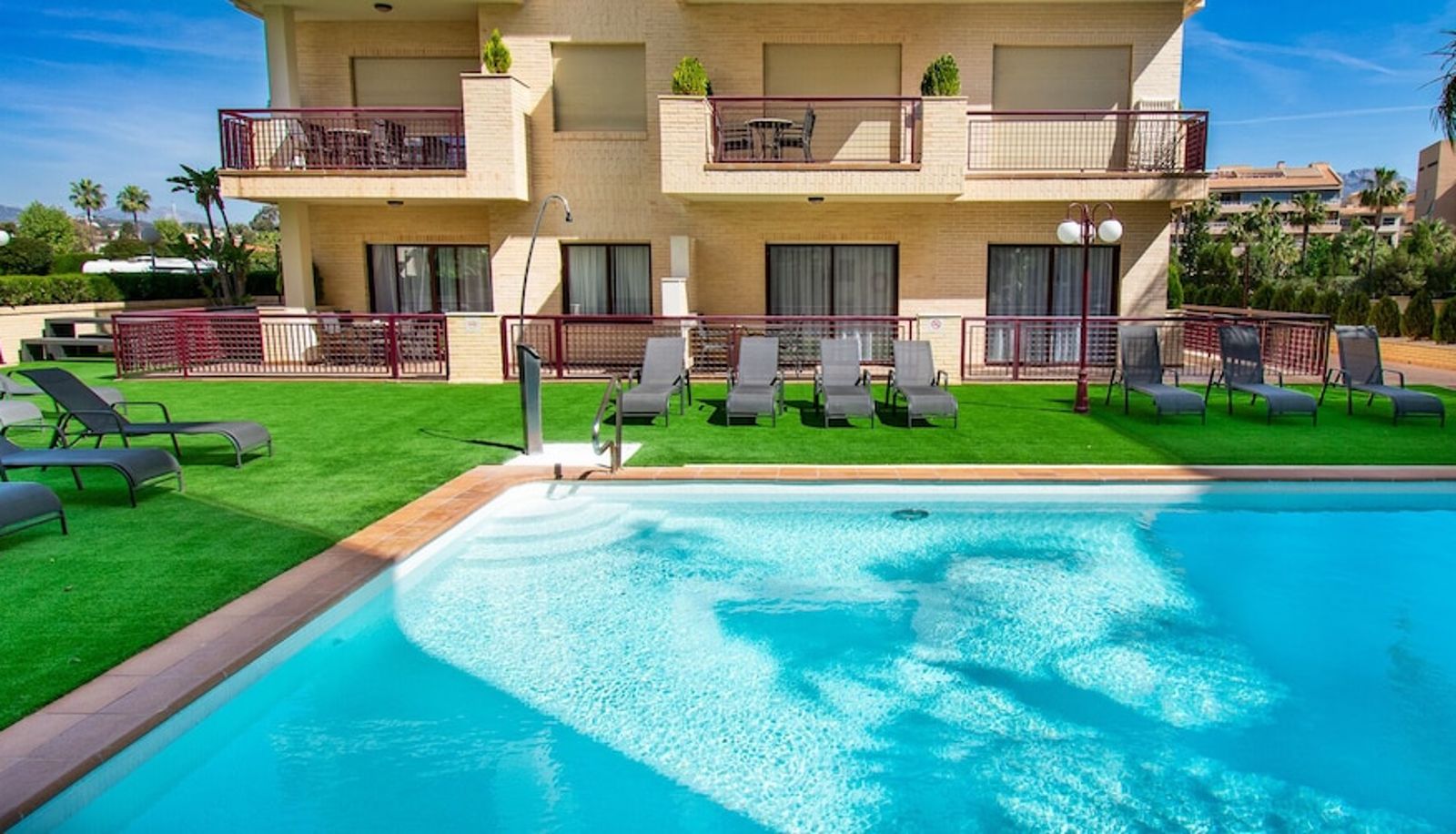 Piscina - apartamentos Albir Confort