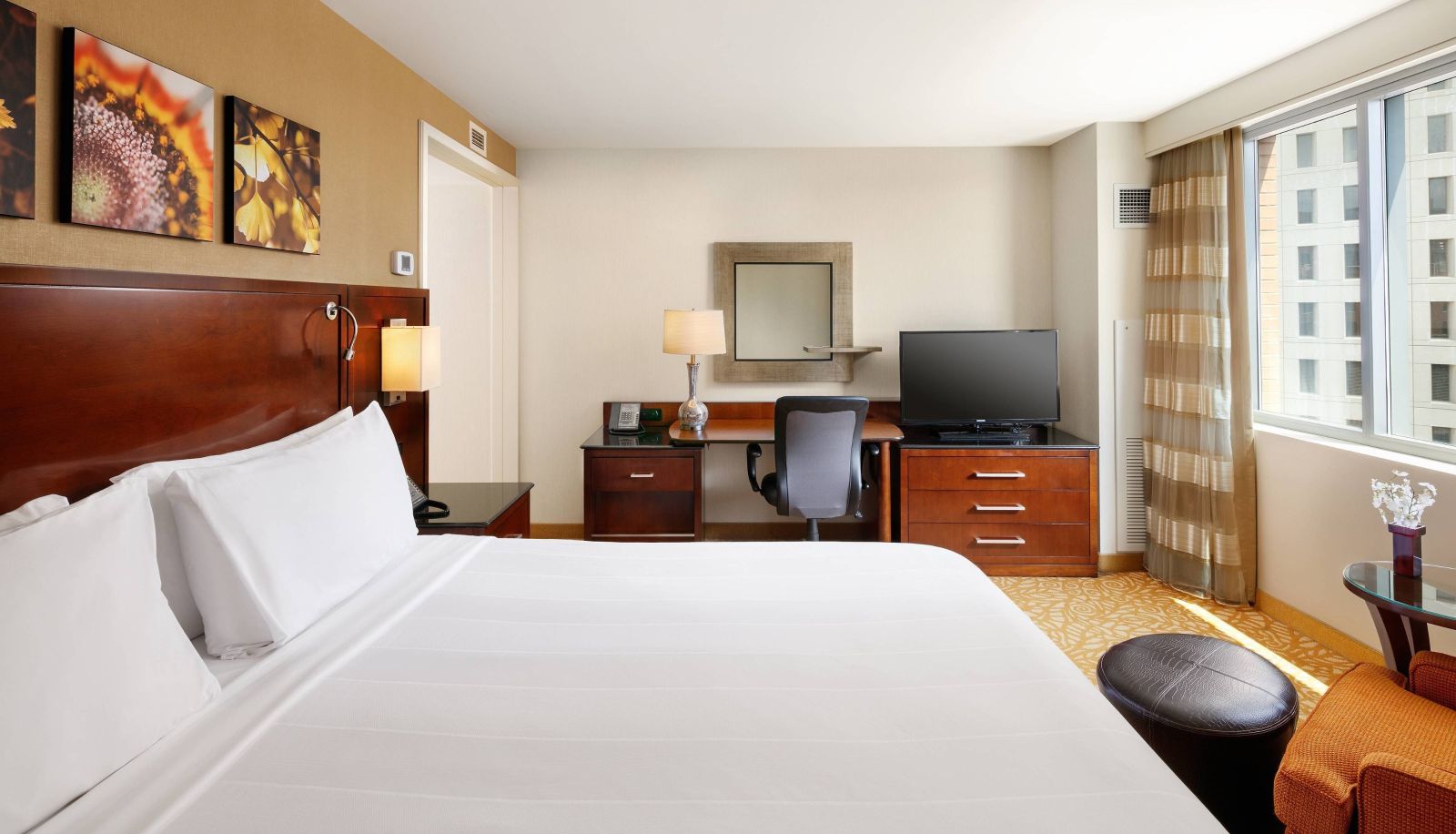 Room - Milwaukee Marriott Downtown