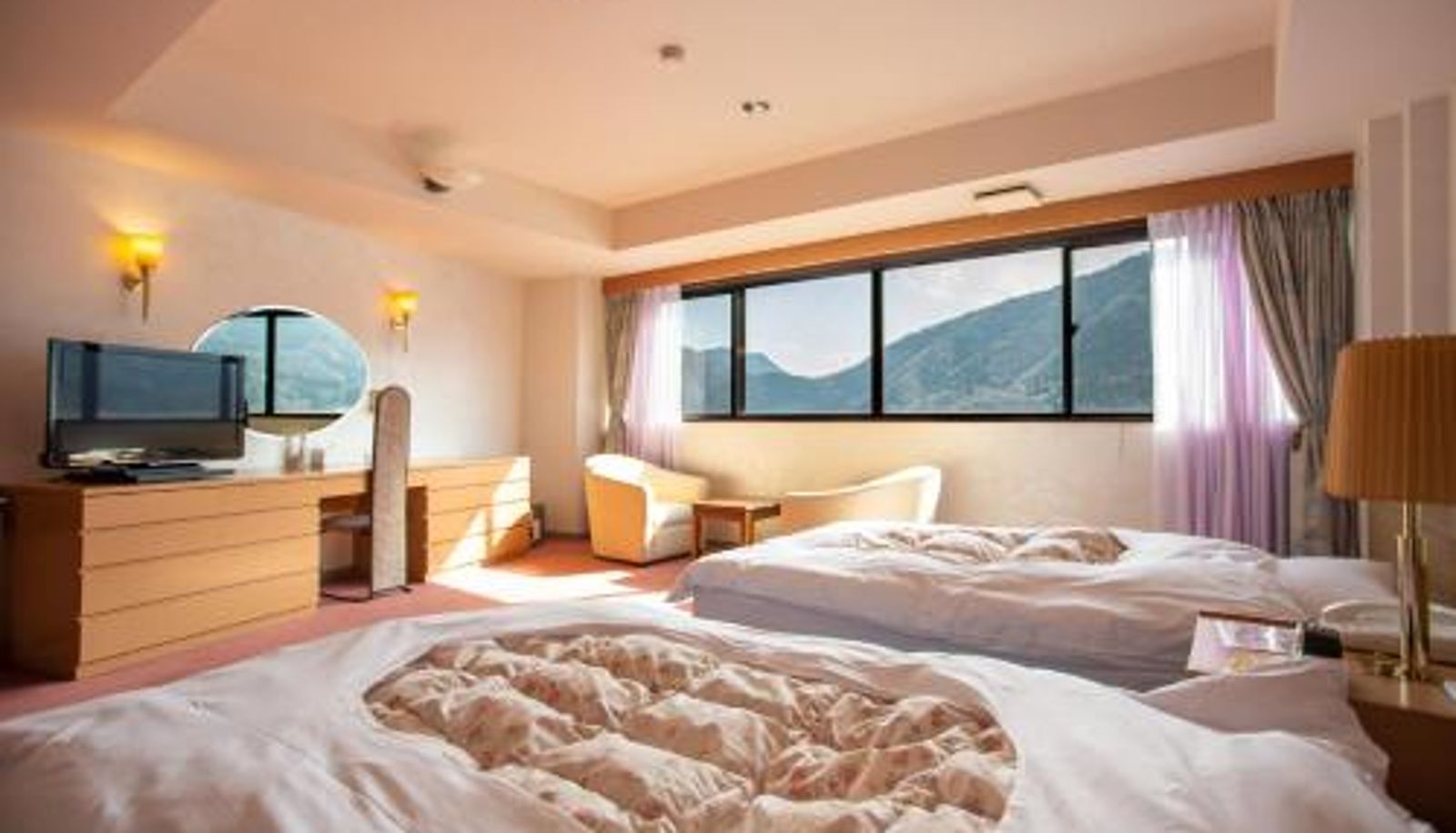 Camera - Hotel Second Stage