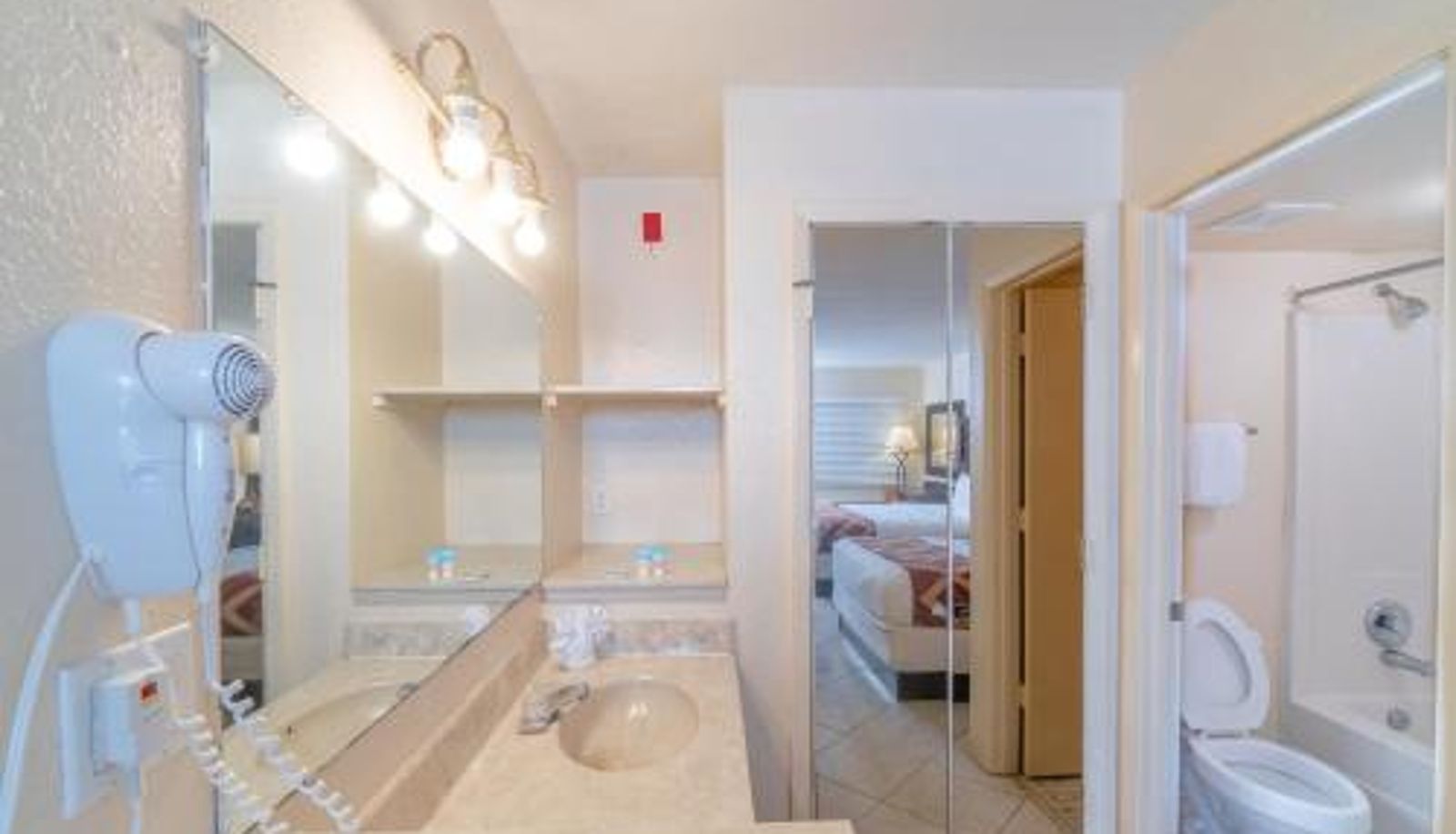 Cuarto de baño - Sevilla Inn Kissimmee- Near Disney
