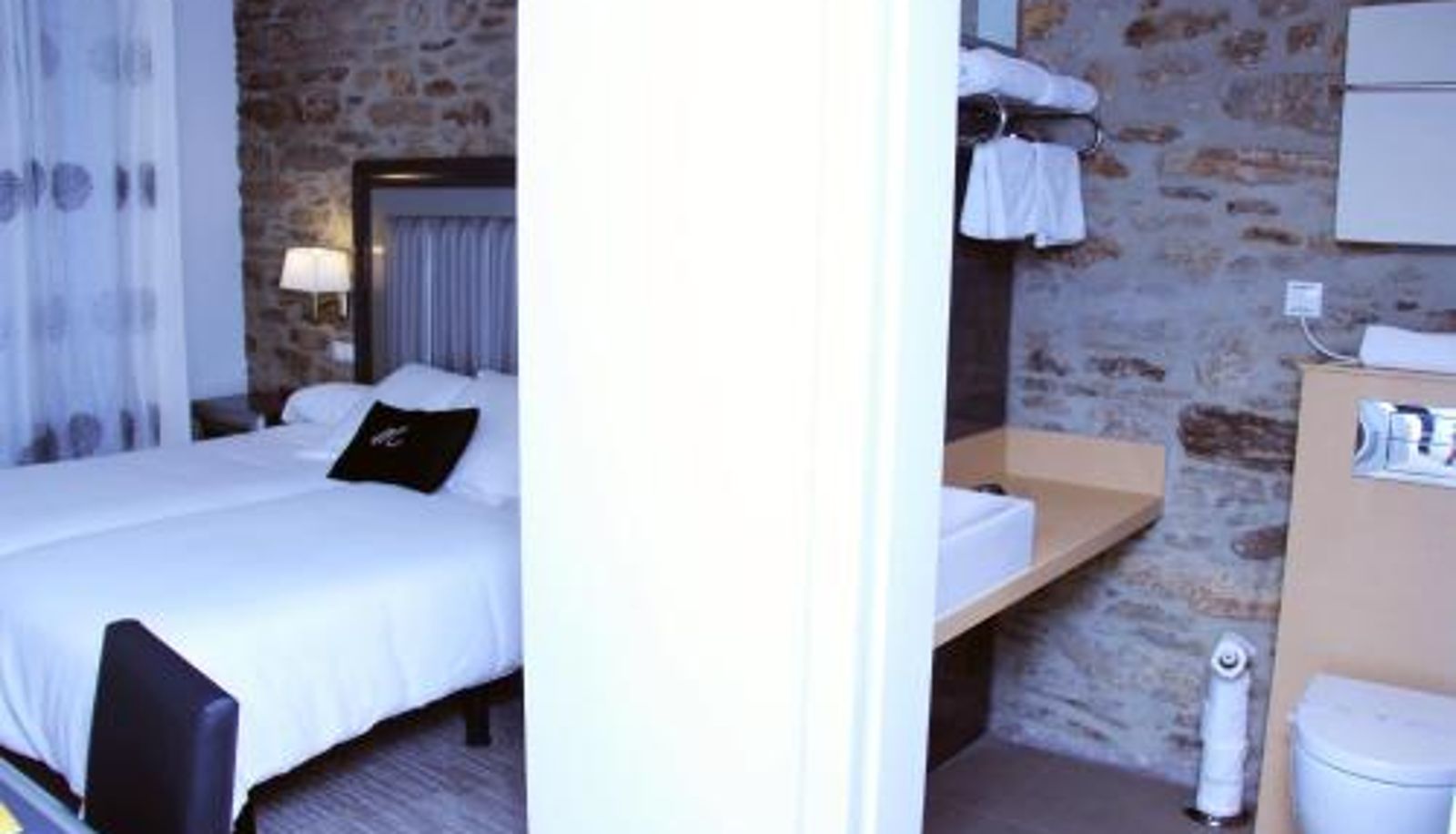Buitenruimte van het hotel - Hotel Montenegro Compostela