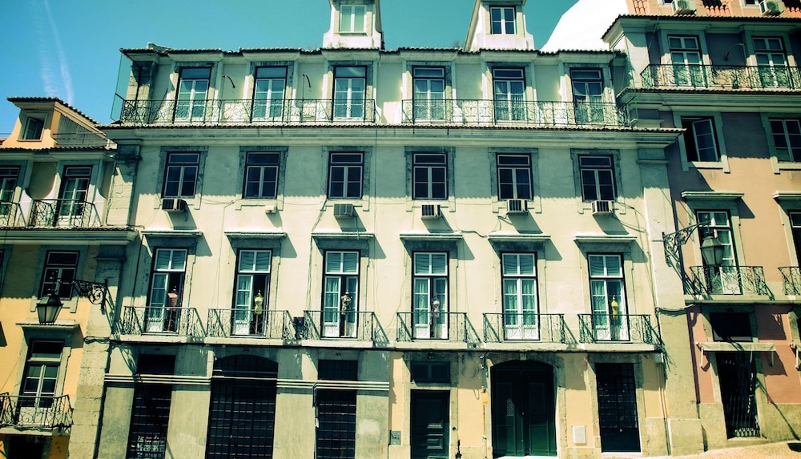 Info - Hall Chiado