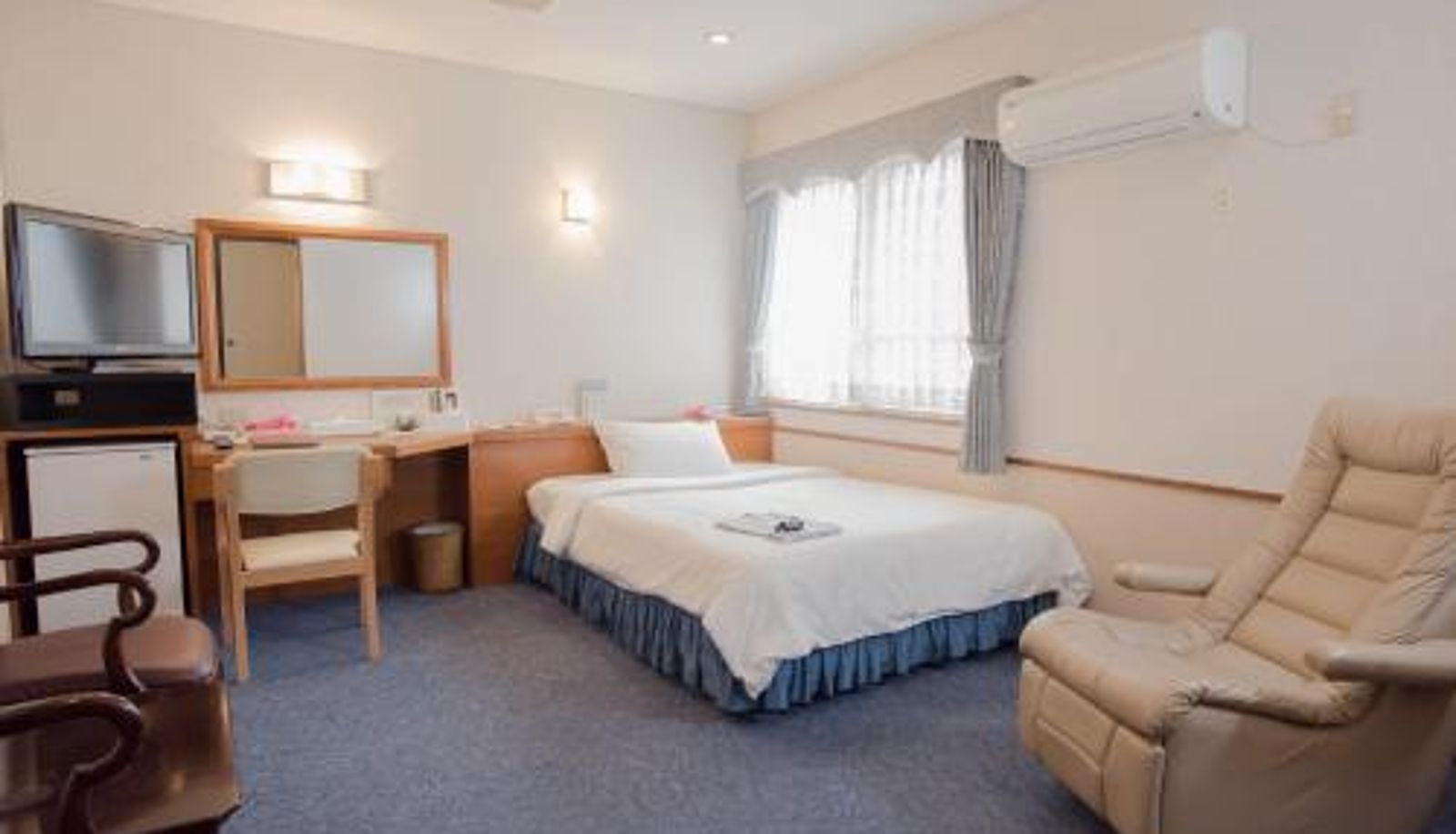 Zimmer - Crown Hotel Okinawa