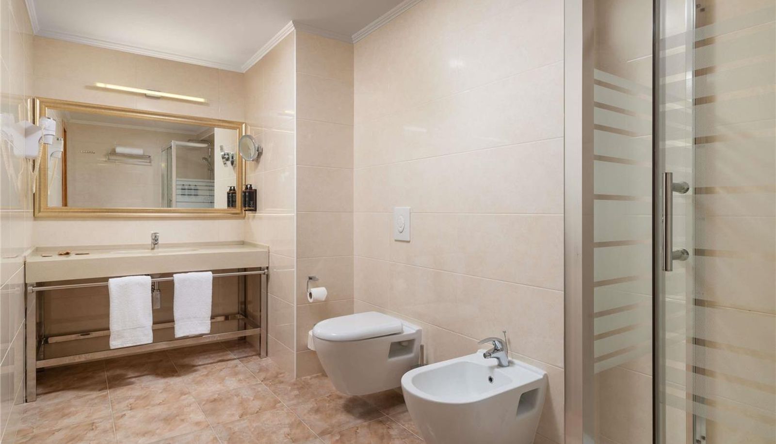 Room - Mercure Chisinau Center Jazz Hotel