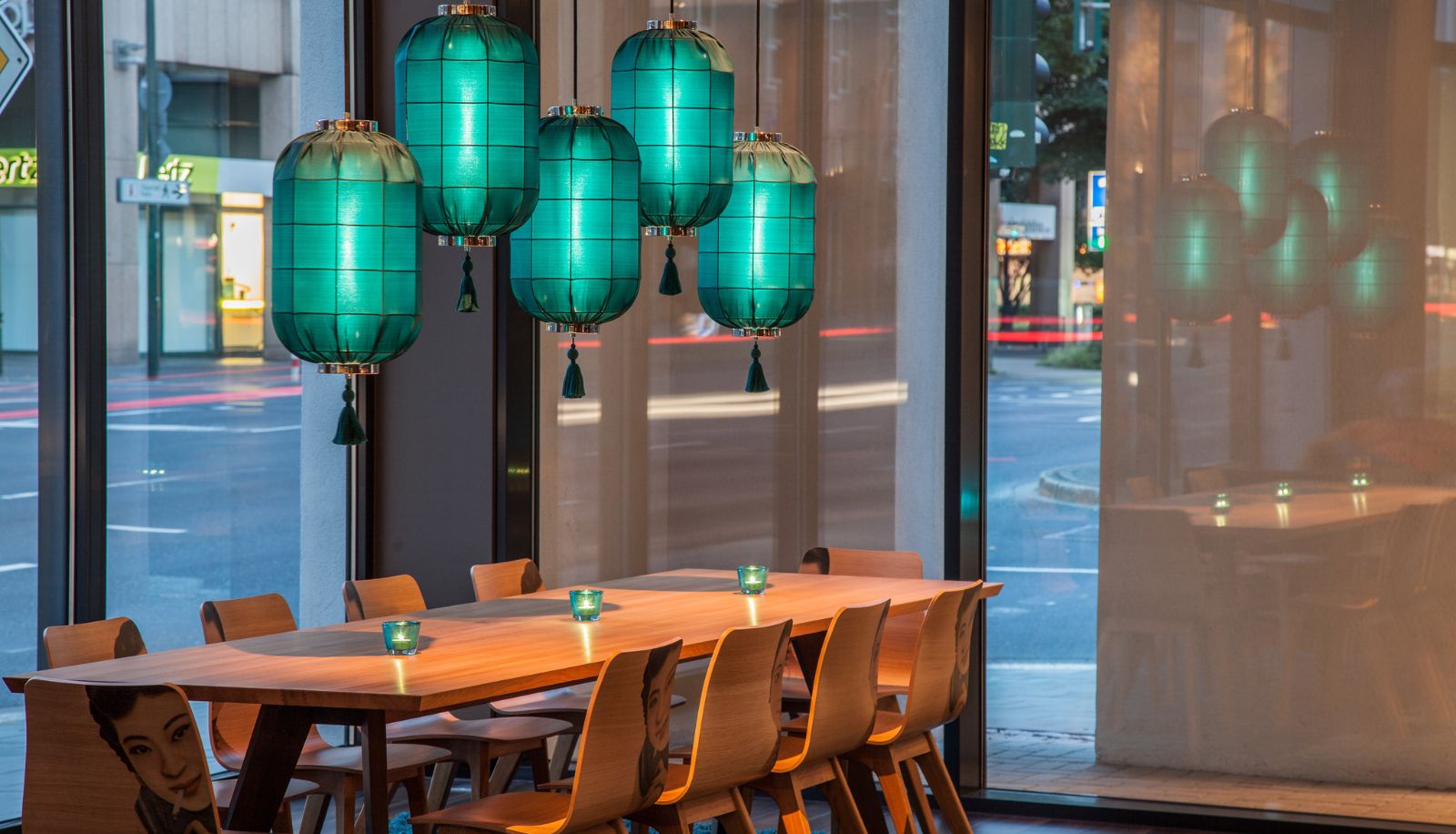 Bar - Motel One Düsseldorf-Hauptbahnhof
