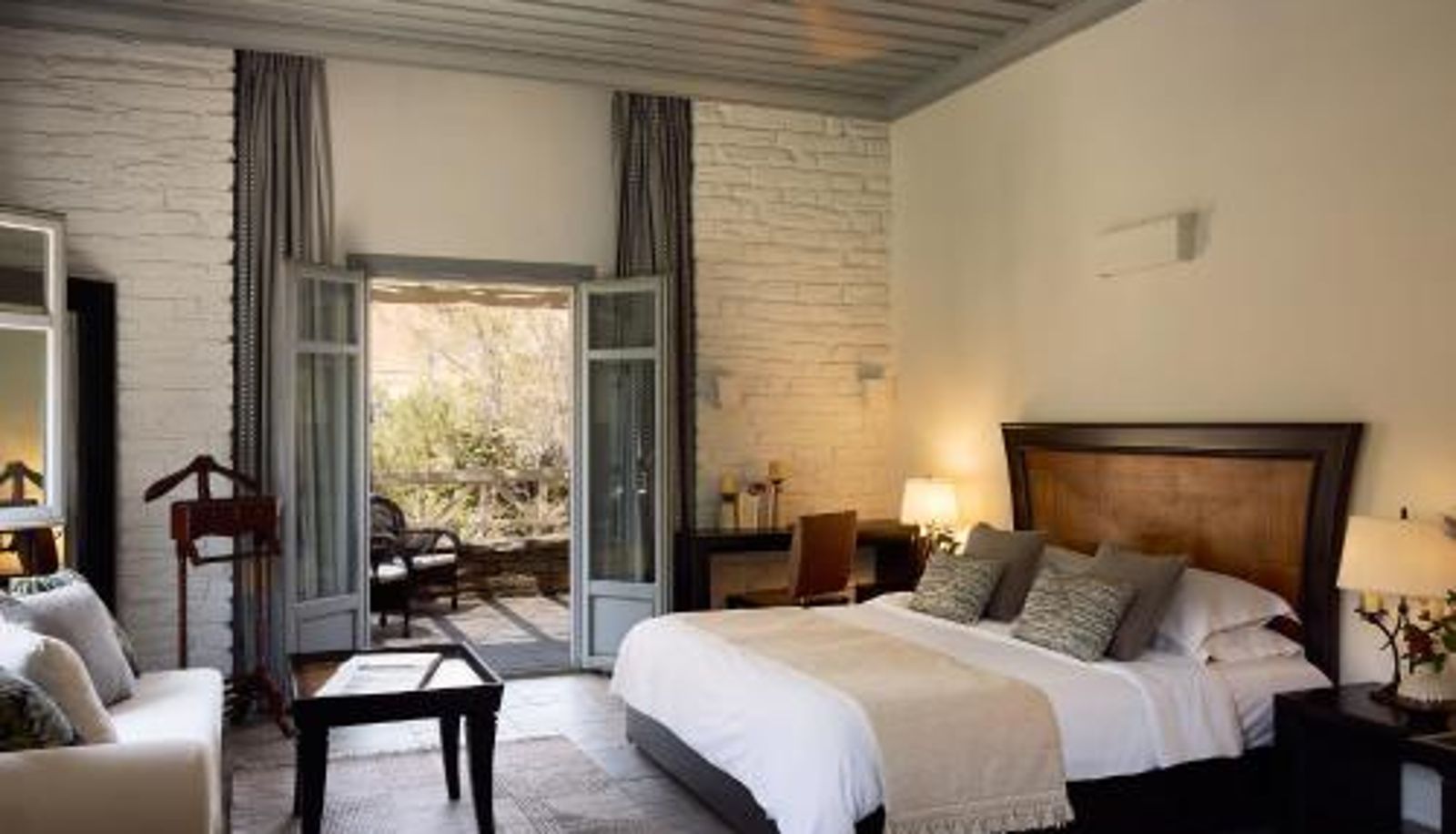 Suite - Porto Kea Suites by Sandglass