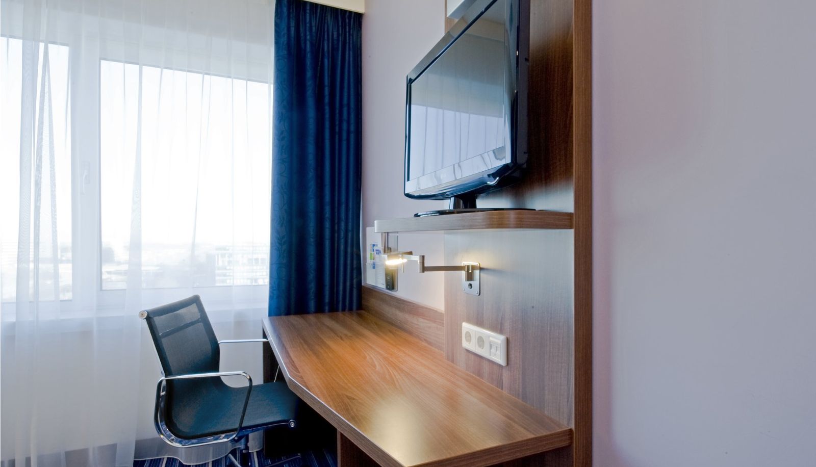 Room - Holiday Inn Express THE HAGUE - PARLIAMENT by IHG