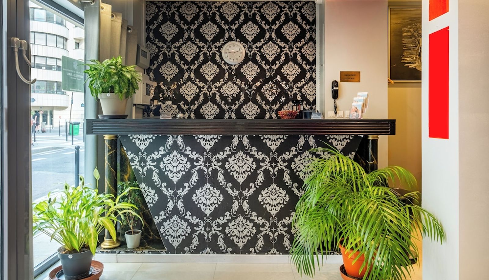 Reception - Hotel La Perle Montparnasse