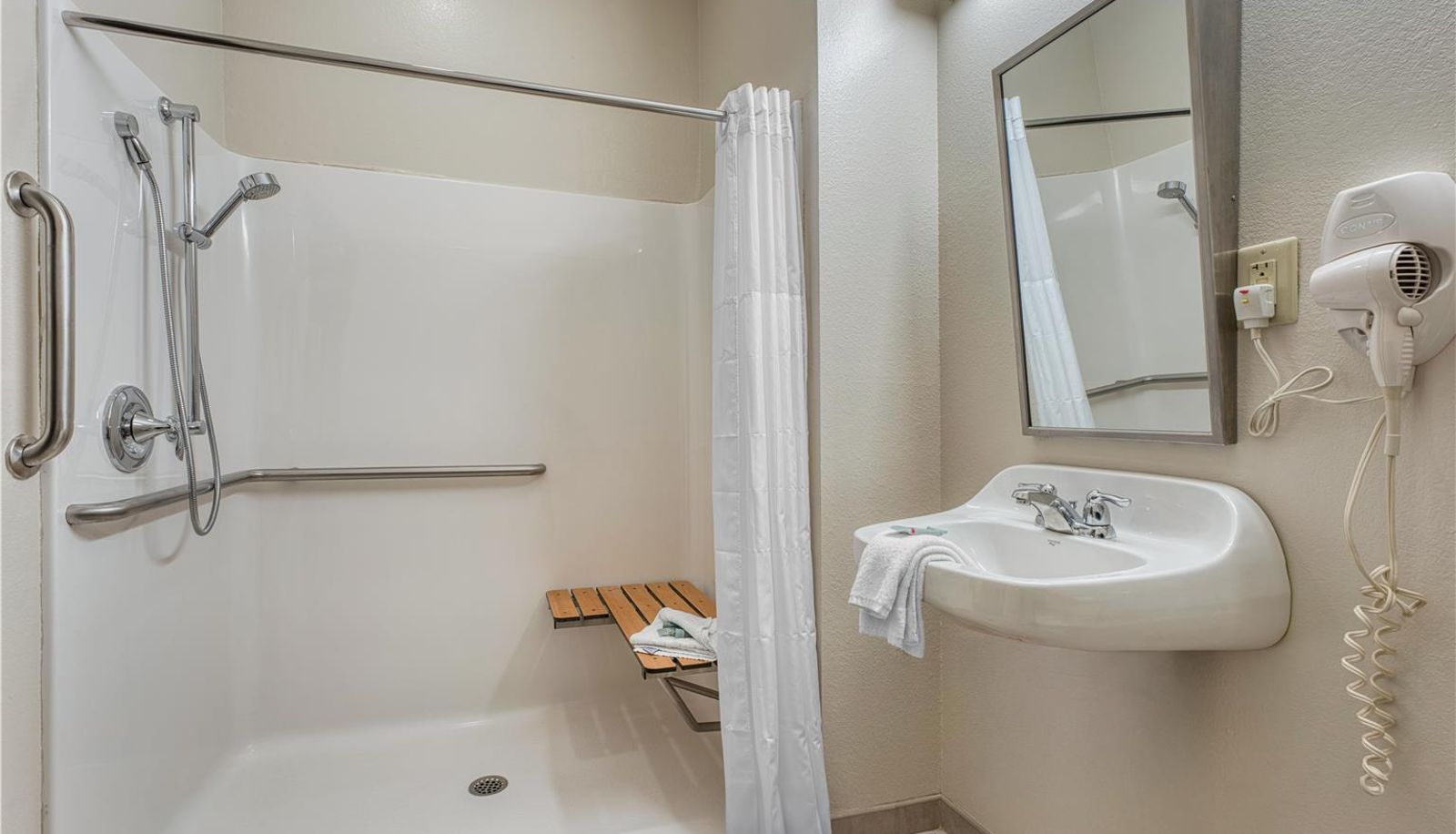 Room - SureStay Plus by Best Western Buckhannon