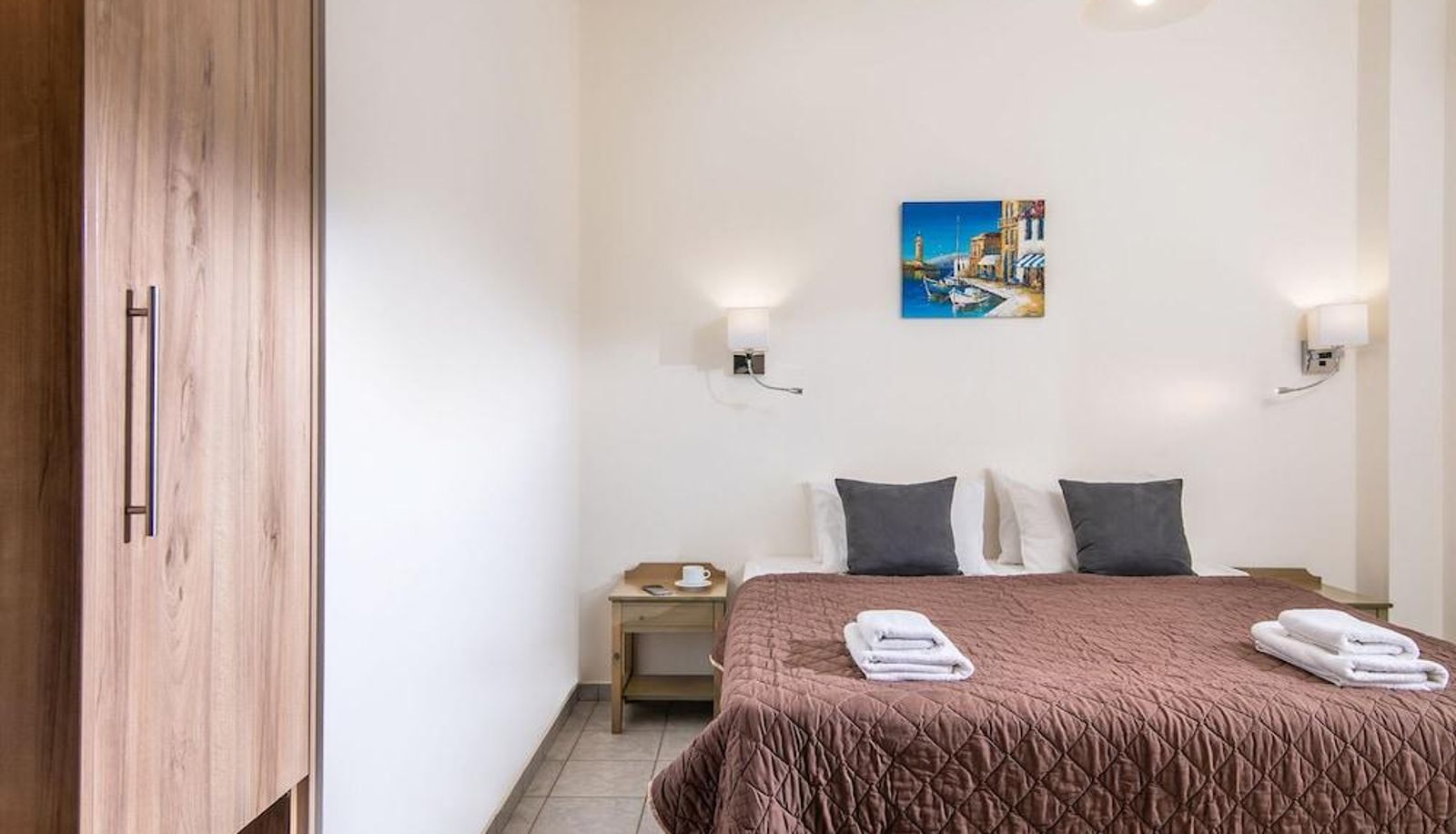 Camera standard - Belvedere Village
