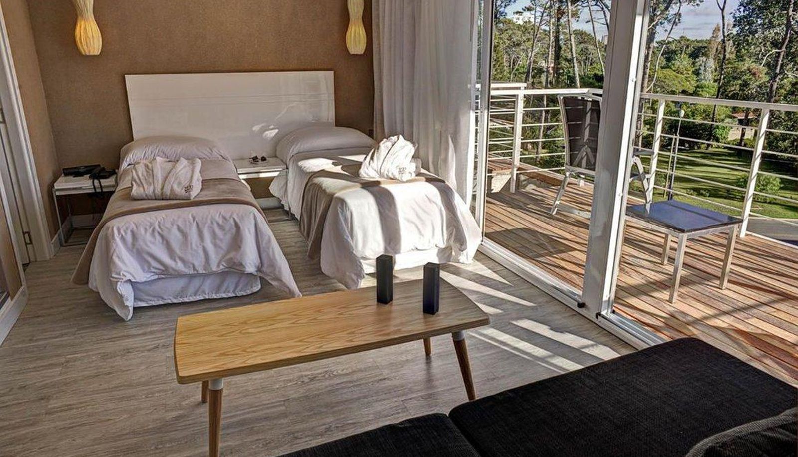Room - 2122 HOTEL ART DESIGN