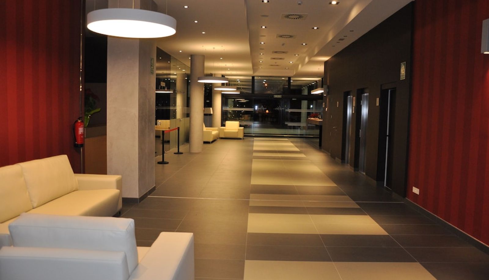Lobby - Brea's Hotel