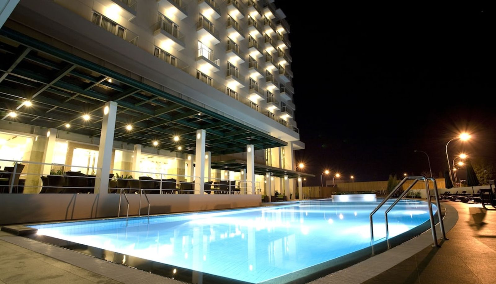 Pool - Sintesa Peninsula Hotel Manado