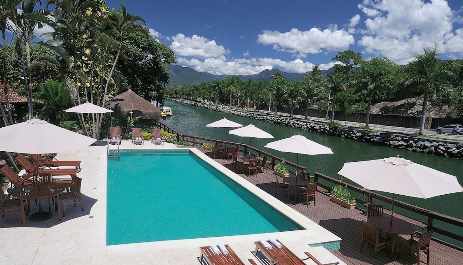 Basen - Pousada Corsário Paraty