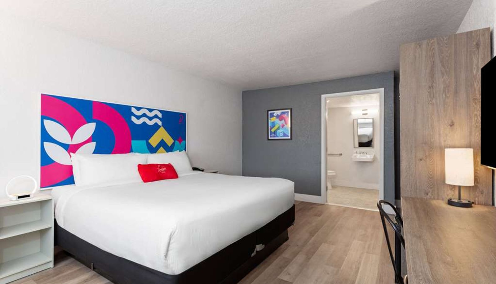Room - Howard Johnson by Wyndham  Orlando Lake Buena Vista South