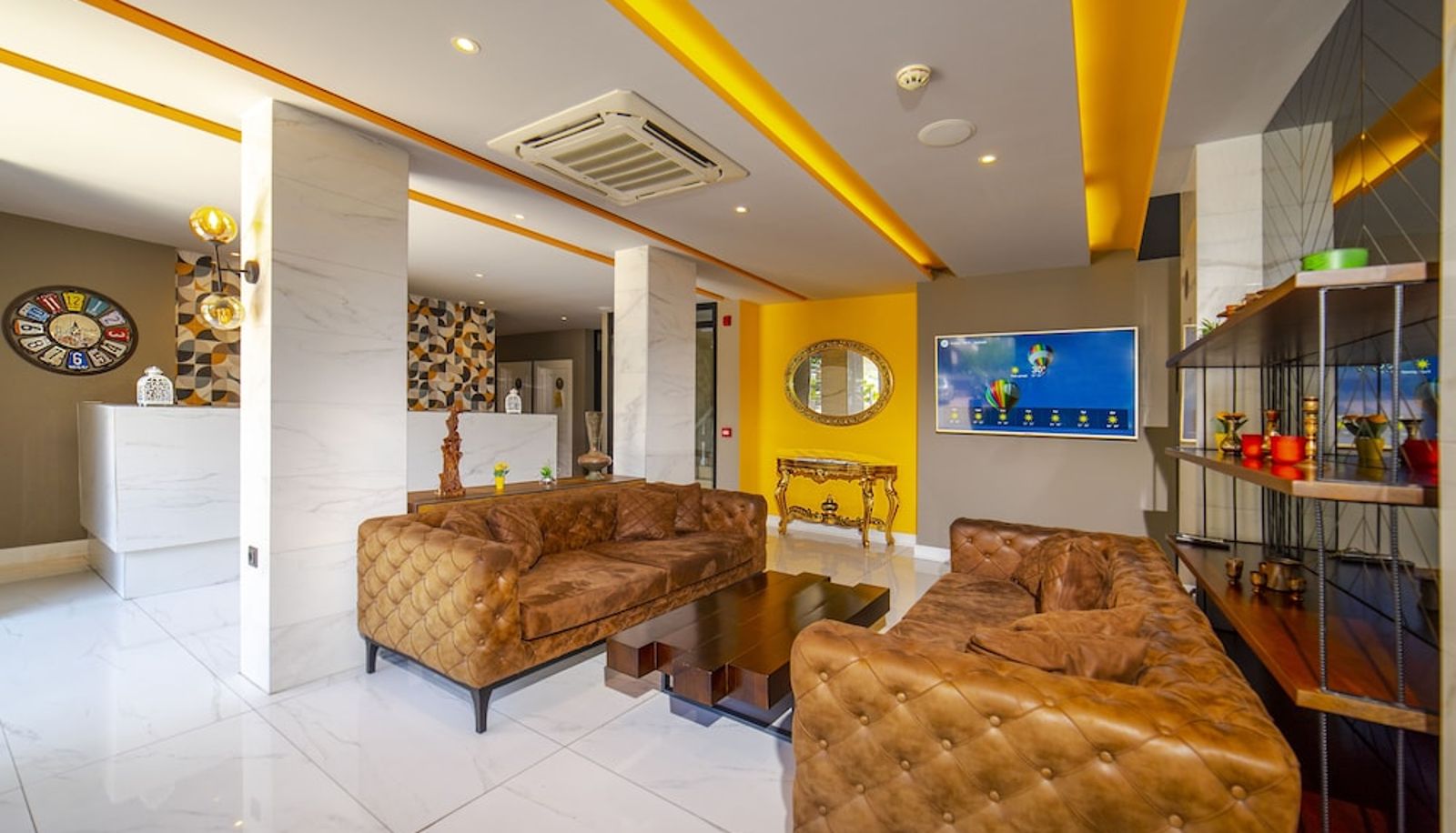 Reception - Nebilux Hotel