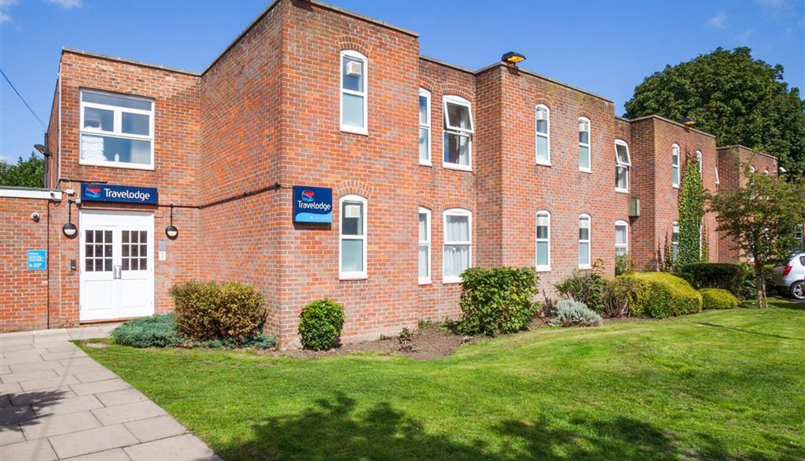 Widok na zewnątrz - TRAVELODGE BEACONSFIELD CENTRAL