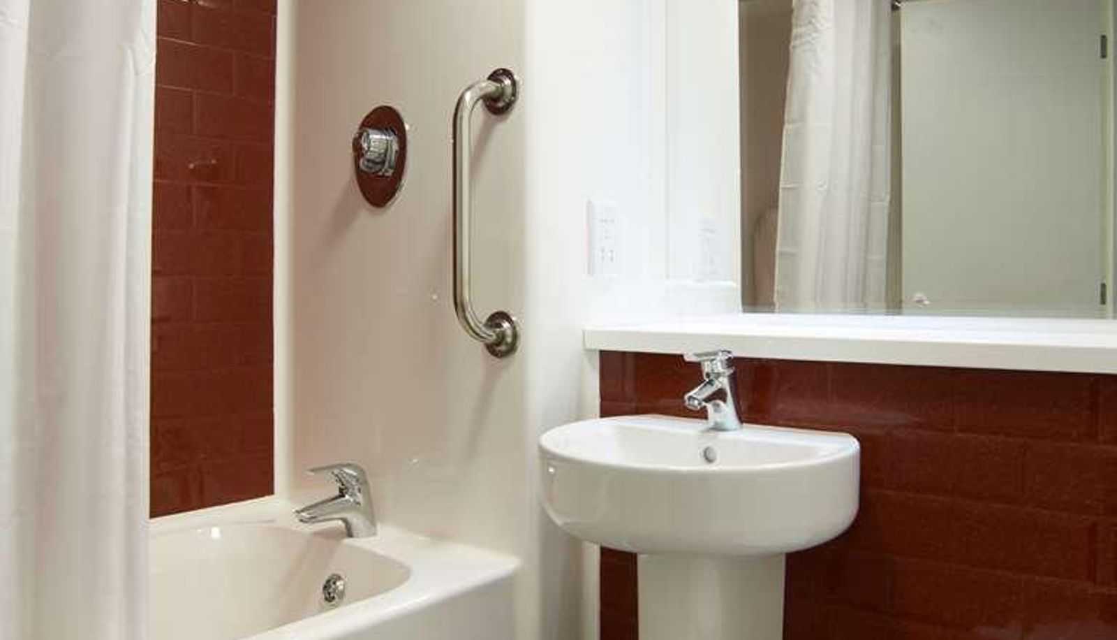 Standard room (double) - TRAVELODGE NEWBURY LONDON ROAD