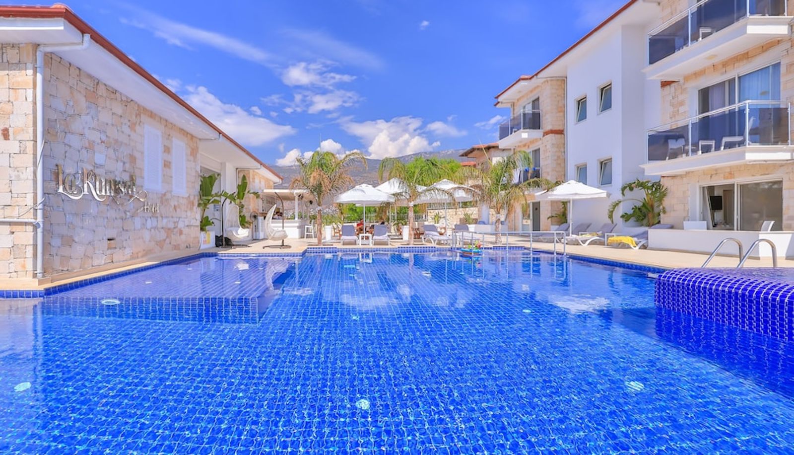 Basen - La Kumsal Hotel