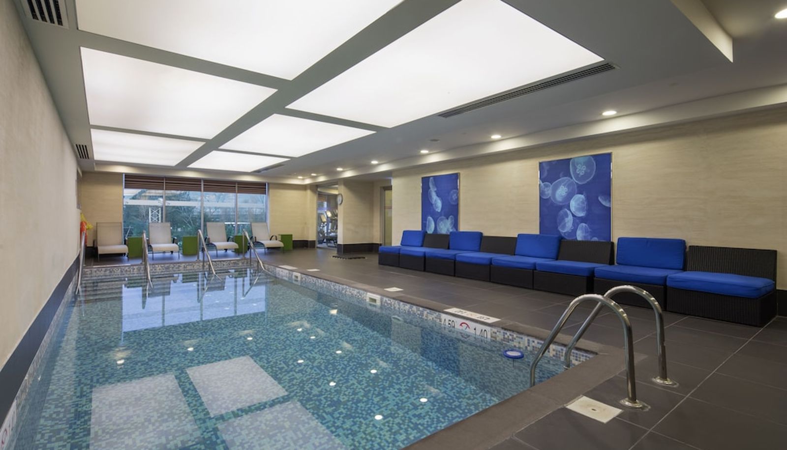 Pool - Aloft Bursa Hotel