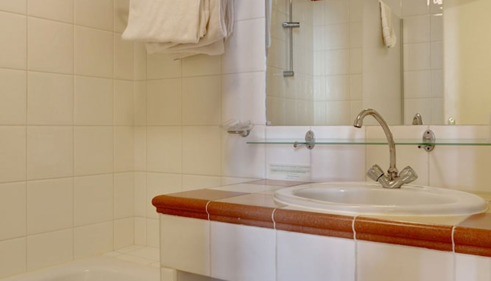 Cuarto de baño - Hôtel de la tour à LIBOURNE